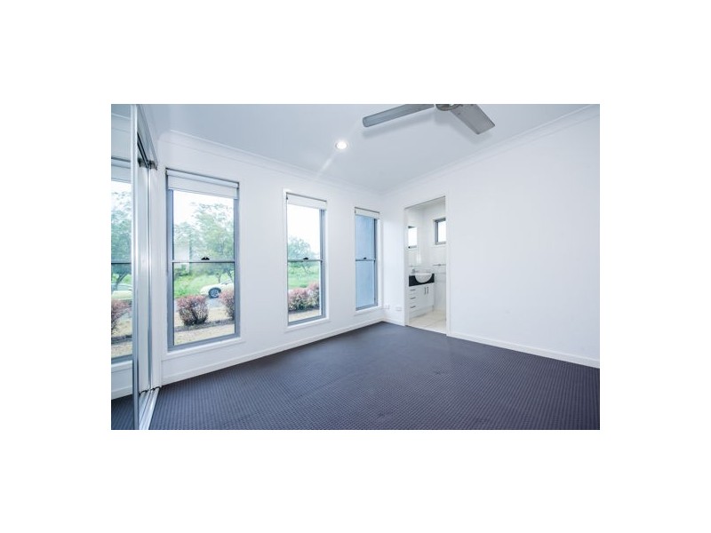 1/76 Cinnamon Drive, Glenella QLD 4740