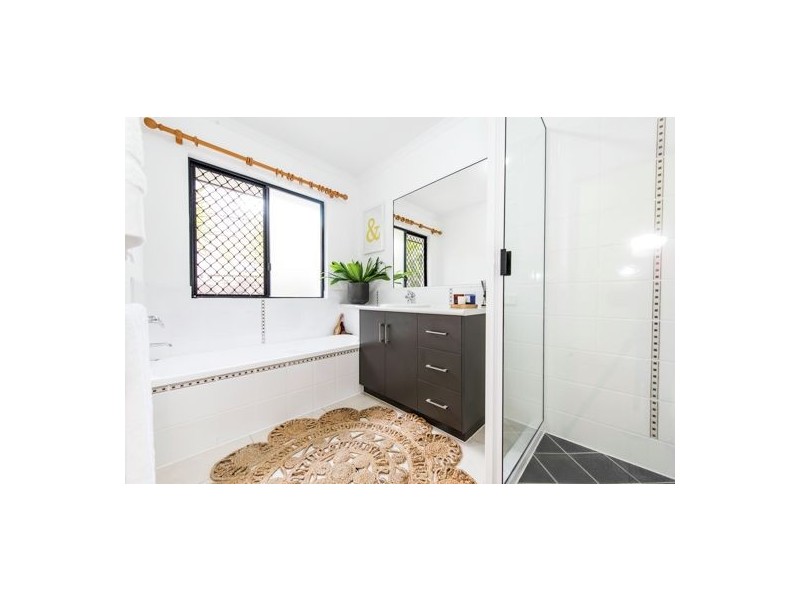 26 Mulcahy Crescent, Eimeo QLD 4740