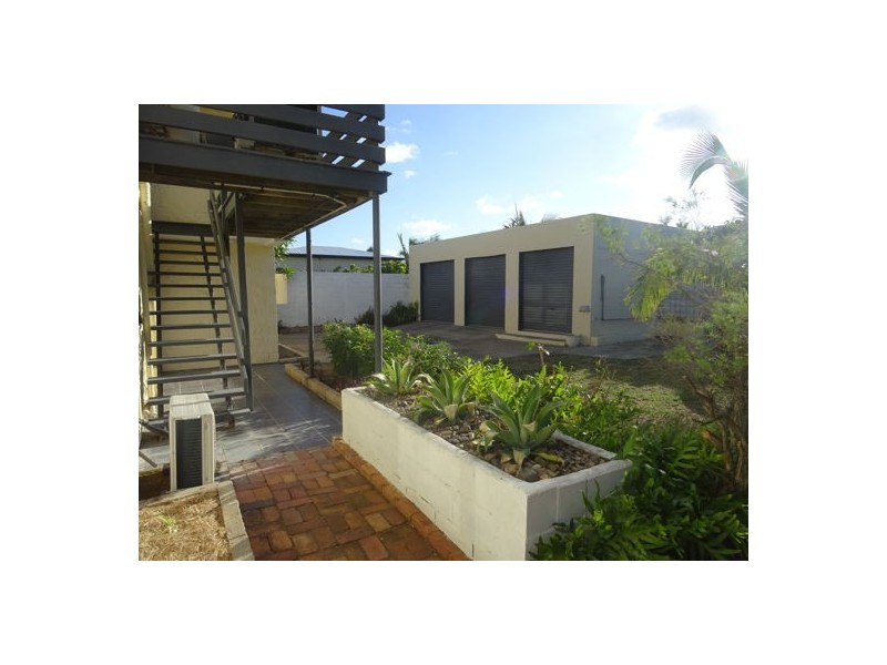 28 Pacific Esplanade, Slade Point QLD 4740