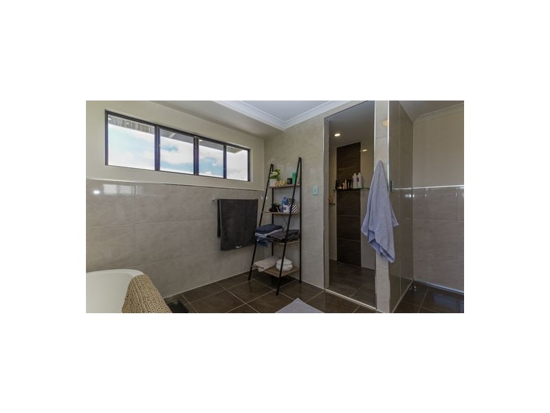5 Mackenzie Street, Eimeo QLD 4740