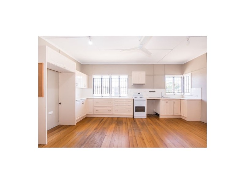 21 Simpson Street, West Mackay QLD 4740