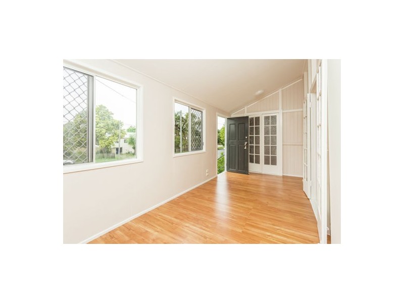 12 English Street, South Mackay QLD 4740