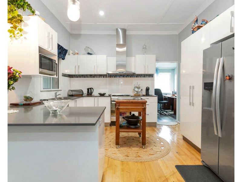 416 Bridge Road, West Mackay QLD 4740