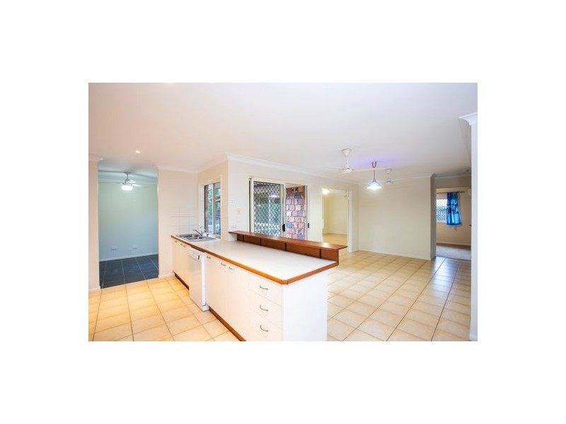 12 Alison Street, Slade Point QLD 4740