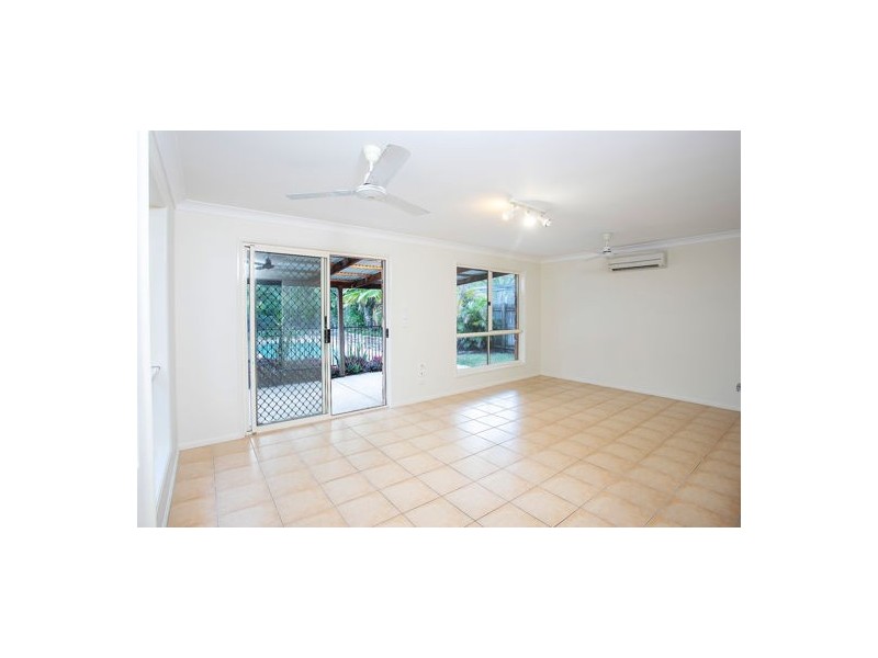 12 Alison Street, Slade Point QLD 4740