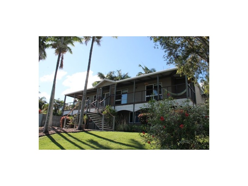 15 Woodlands Drive, Eimeo QLD 4740