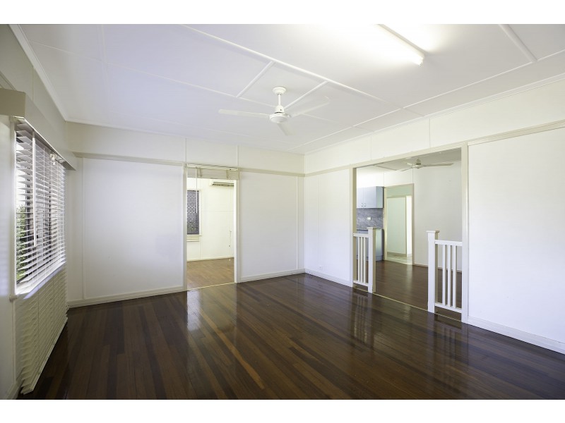 17 Pratt Street, South Mackay QLD 4740