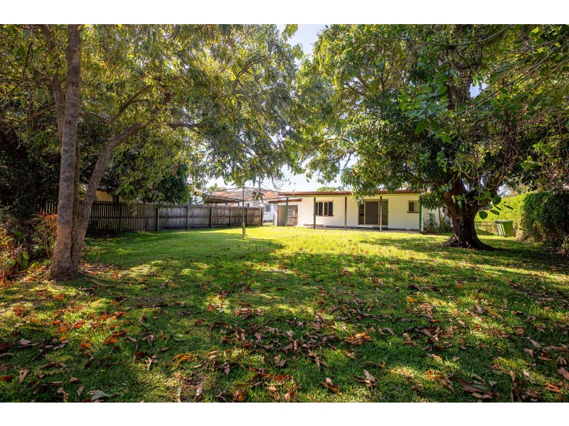 17 Pratt Street, South Mackay QLD 4740