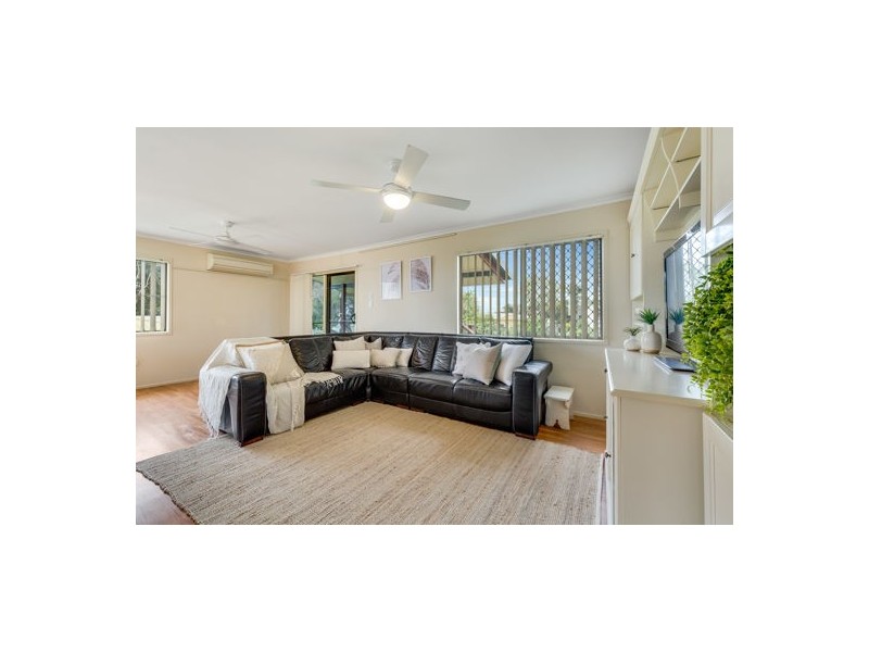 27 Downing Street, Ooralea QLD 4740