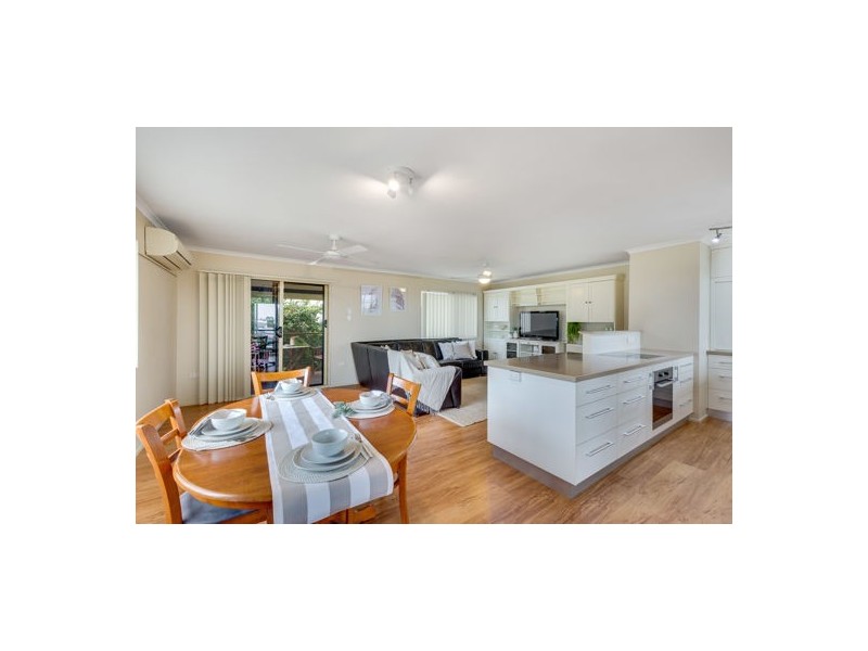 27 Downing Street, Ooralea QLD 4740
