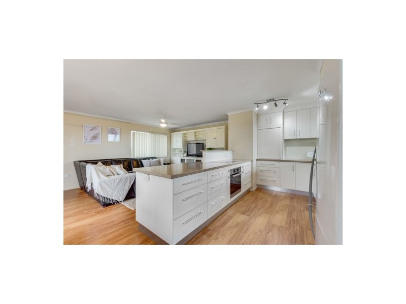 27 Downing Street, Ooralea QLD 4740