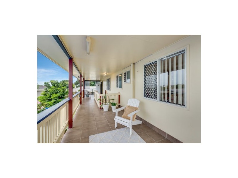 27 Downing Street, Ooralea QLD 4740