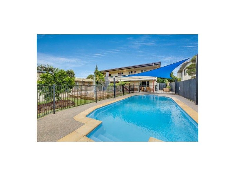 27 Downing Street, Ooralea QLD 4740