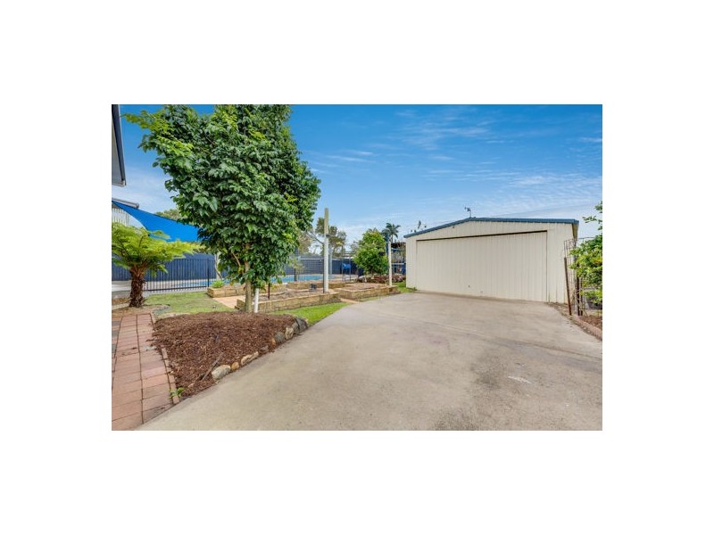 27 Downing Street, Ooralea QLD 4740