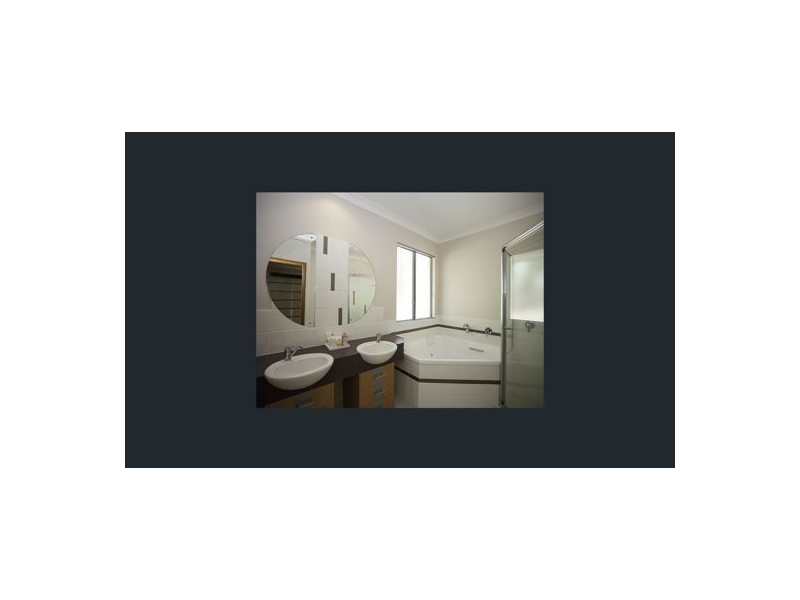 10 Clearvista Crescent, Mount Pleasant QLD 4740