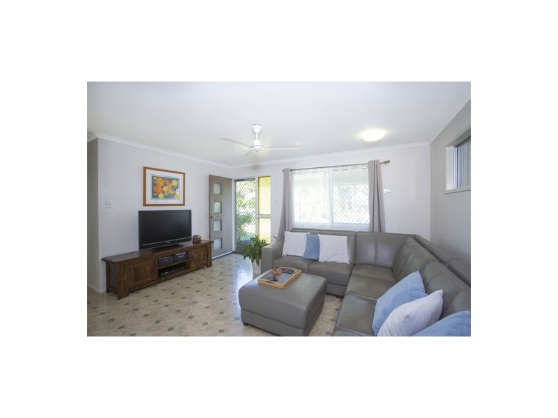 16 Holmes Drive, Beaconsfield QLD 4740