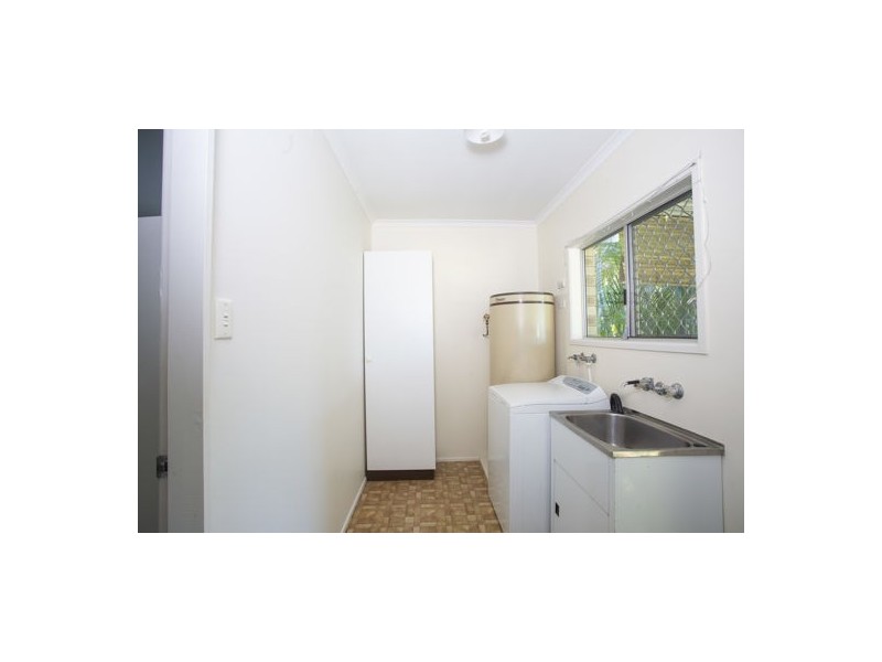 16 Holmes Drive, Beaconsfield QLD 4740