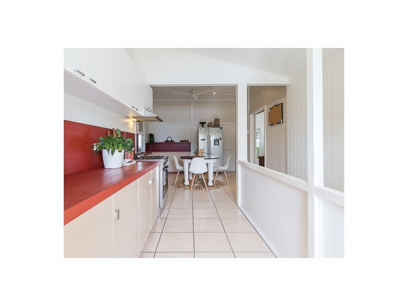 10 Lloyd Street, West Mackay QLD 4740