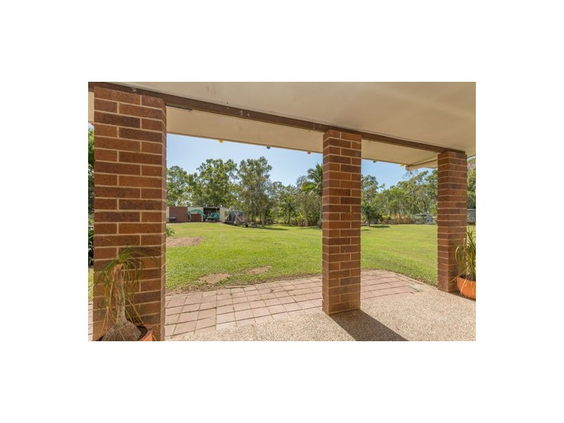 8 Pine Court, Hay Point QLD 4740