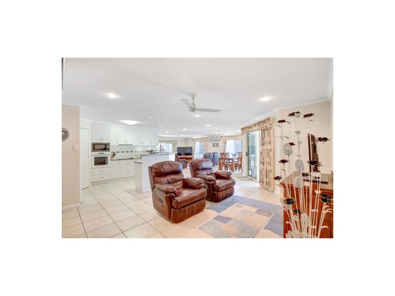 17 Michelle Crescent, Bucasia QLD 4750