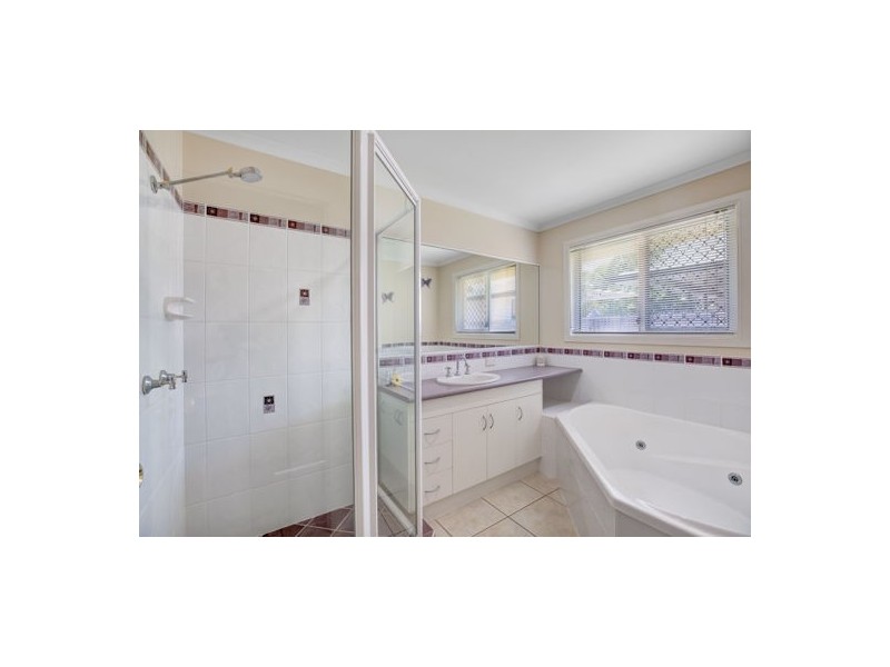 17 Michelle Crescent, Bucasia QLD 4750