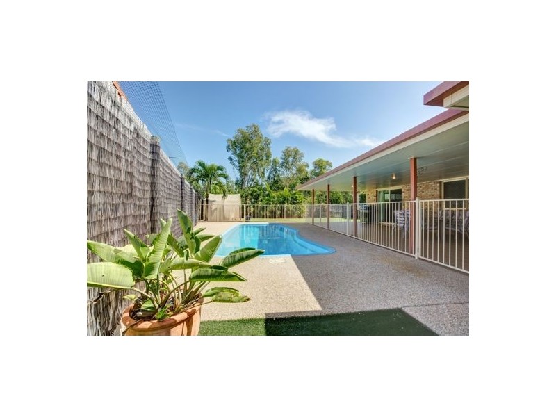 17 Michelle Crescent, Bucasia QLD 4750