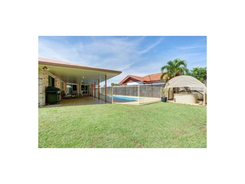17 Michelle Crescent, Bucasia QLD 4750