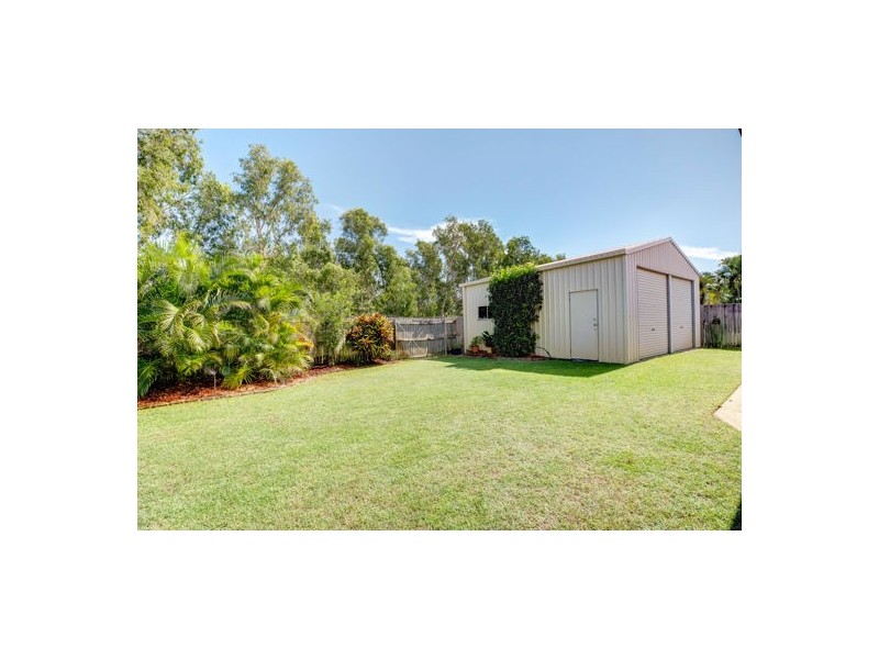 17 Michelle Crescent, Bucasia QLD 4750