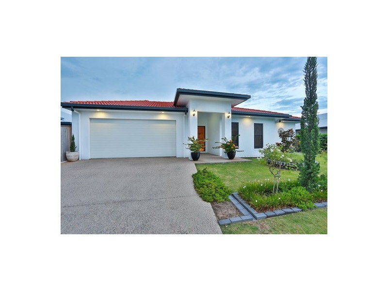8 Kiber Place, Ooralea QLD 4740