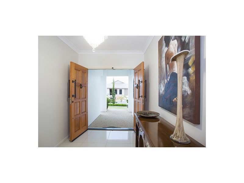 8 Kiber Place, Ooralea QLD 4740
