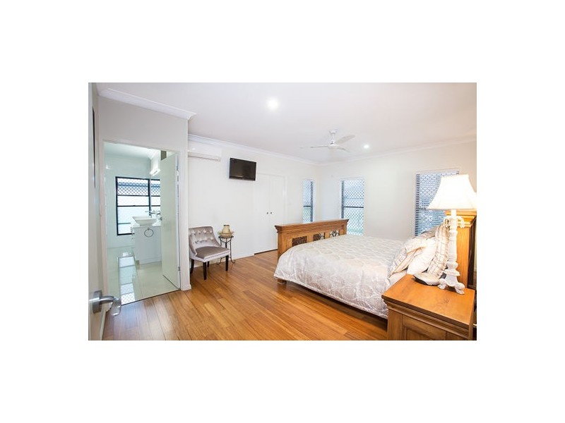 8 Kiber Place, Ooralea QLD 4740