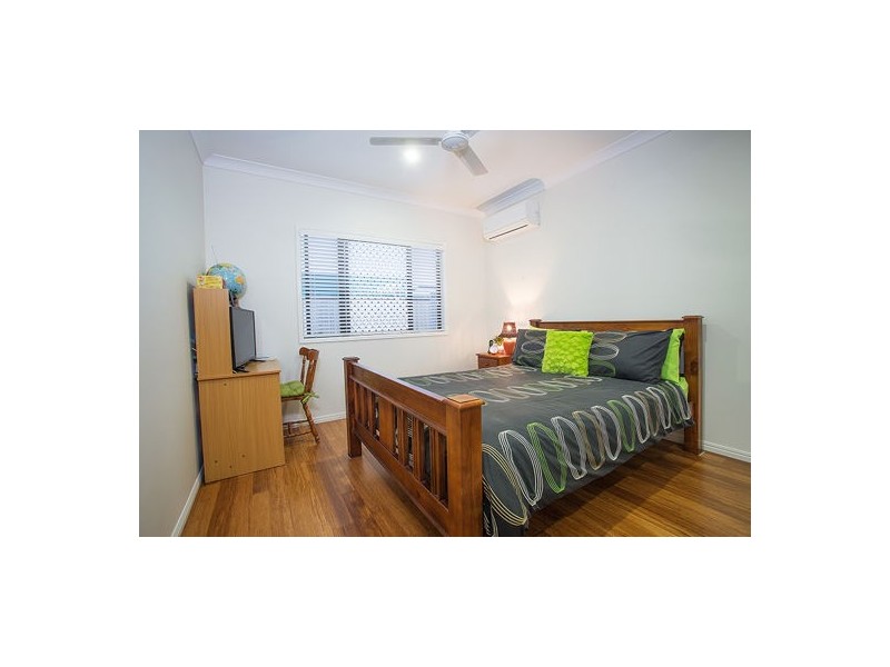 8 Kiber Place, Ooralea QLD 4740