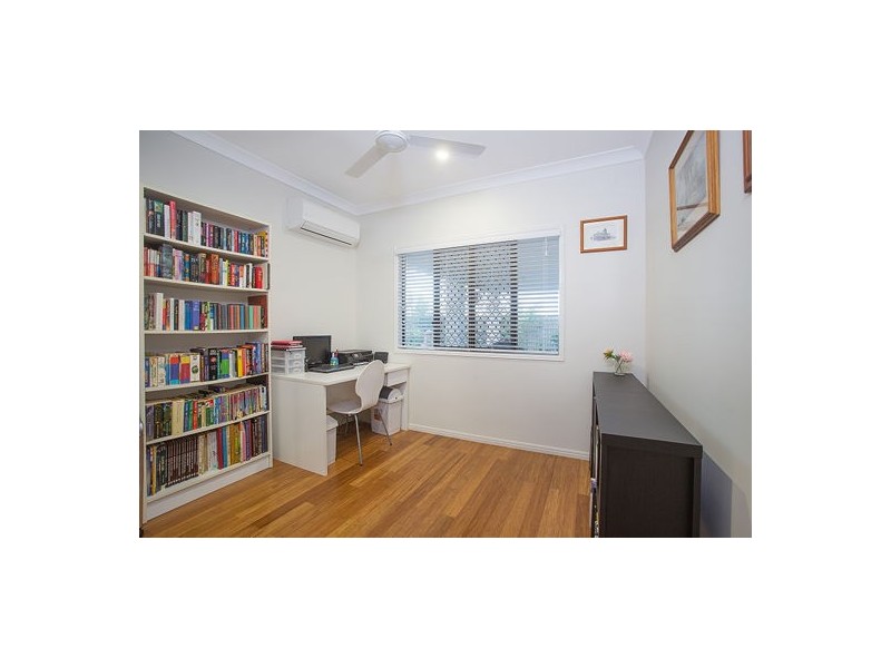 8 Kiber Place, Ooralea QLD 4740