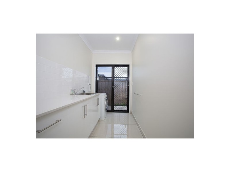 8 Kiber Place, Ooralea QLD 4740