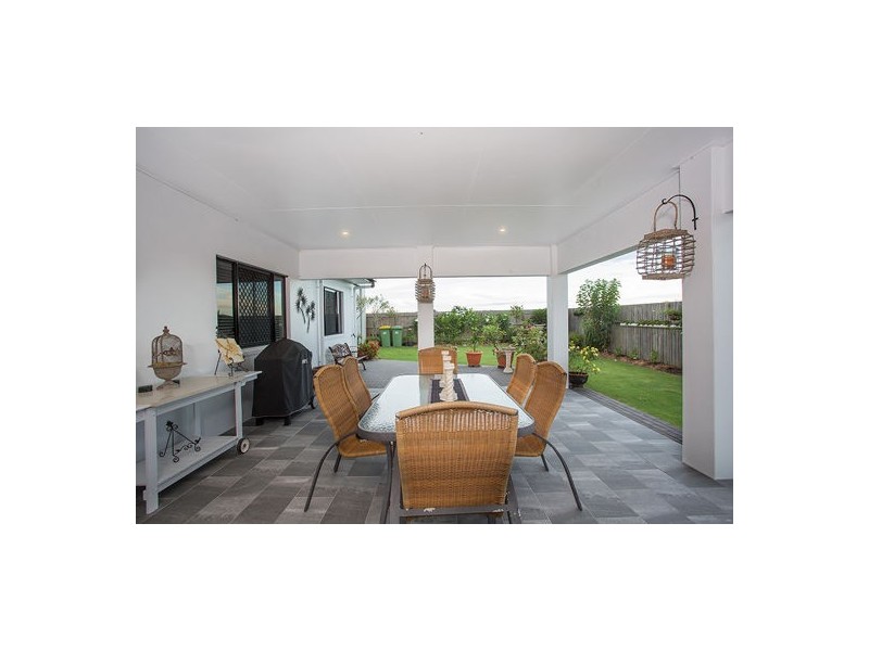 8 Kiber Place, Ooralea QLD 4740