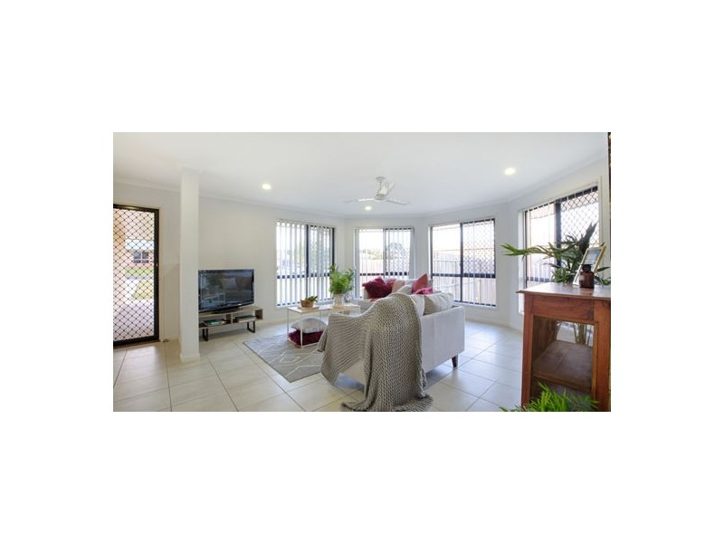 8 Rafter Court, Rural View QLD 4740