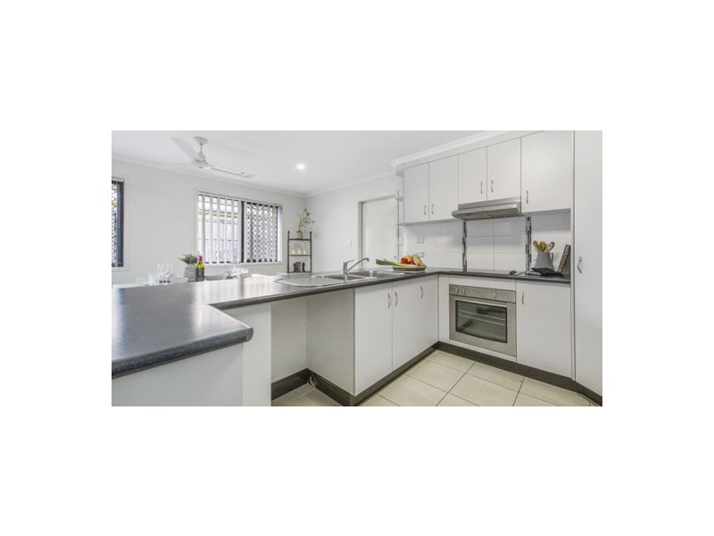 8 Rafter Court, Rural View QLD 4740