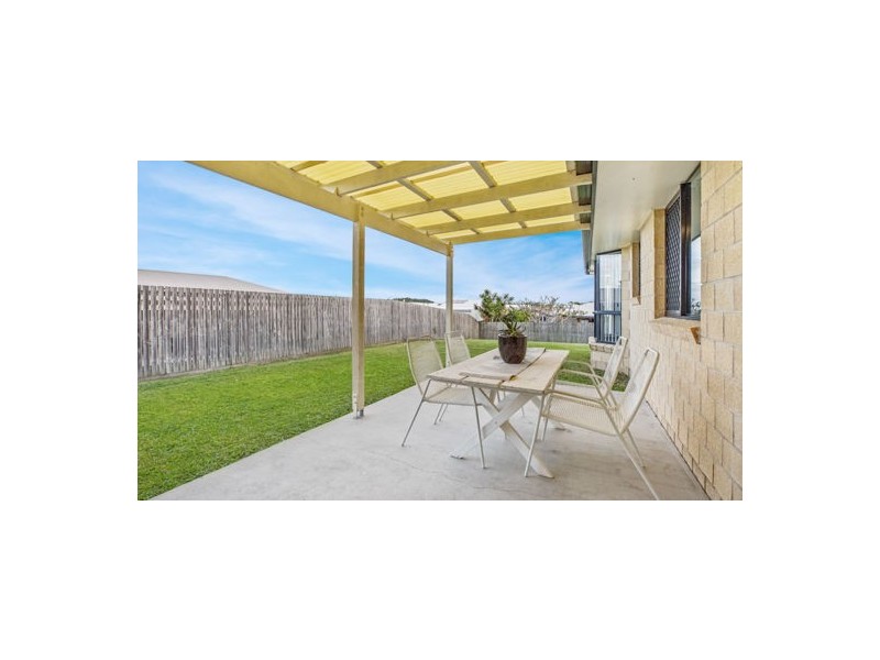 8 Rafter Court, Rural View QLD 4740