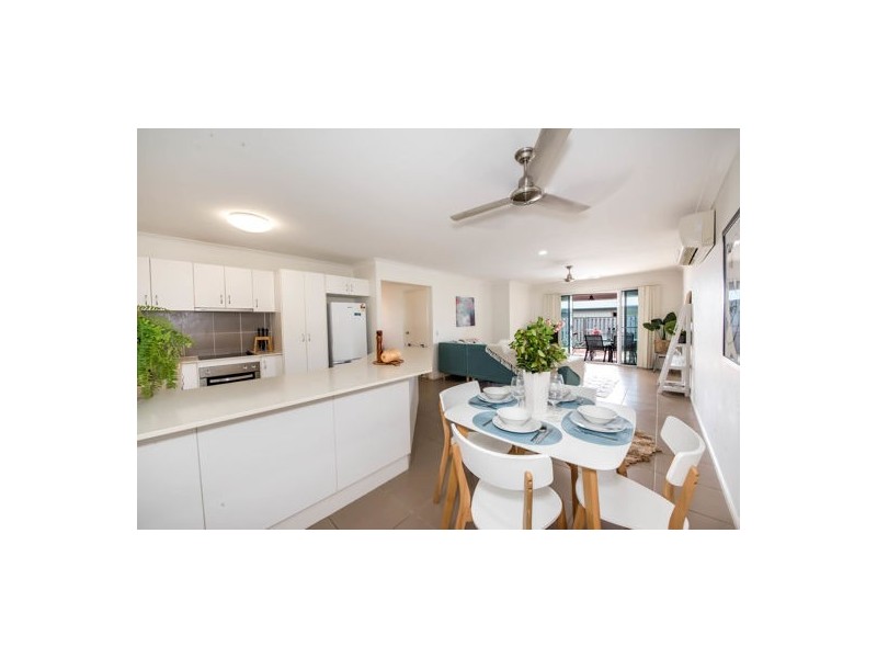 1/1 Hyams Way, Blacks Beach QLD 4740