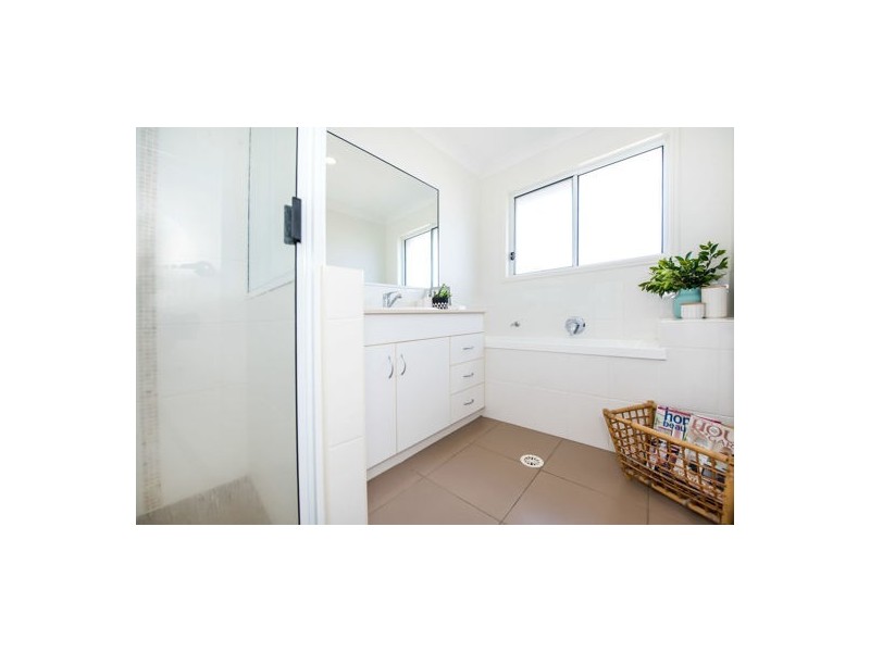 1/1 Hyams Way, Blacks Beach QLD 4740