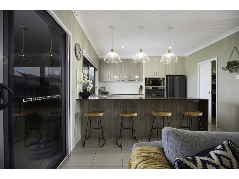 23 Lockyer Court, Rural View QLD 4740