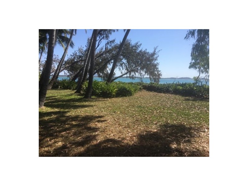 56 Ocean Avenue, Slade Point QLD 4740