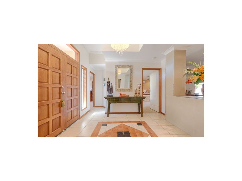 17 Romaine Court, Glenella QLD 4740