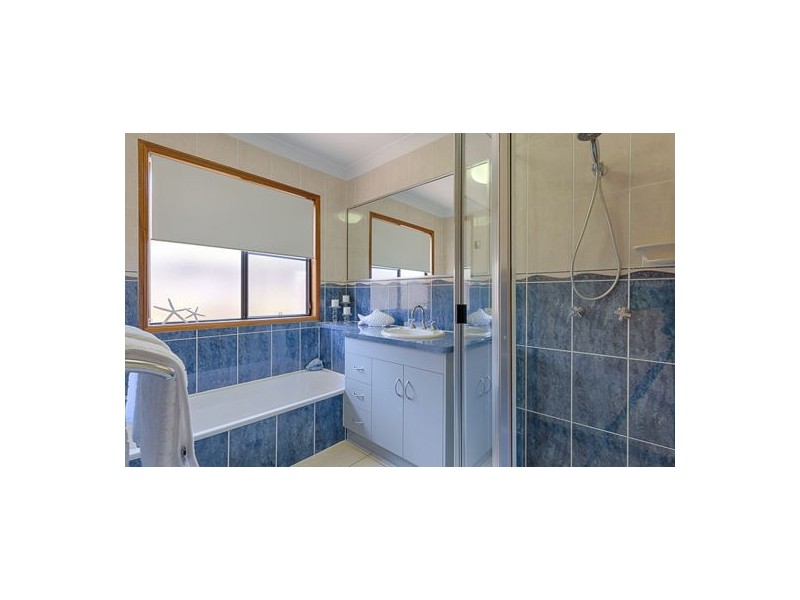 17 Romaine Court, Glenella QLD 4740