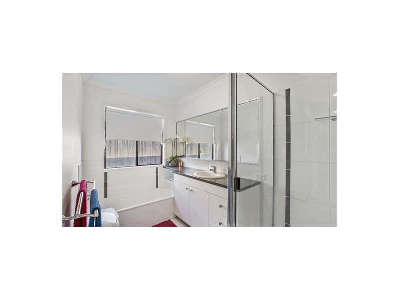 2 Kingslea Court, Ooralea QLD 4740