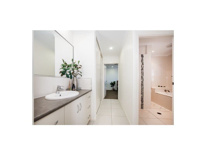 1 Dan Court, Greenmount QLD 4751