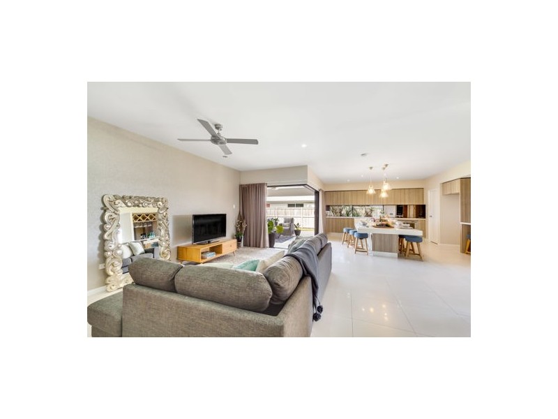 5 Eleanor Drive, Beaconsfield QLD 4740