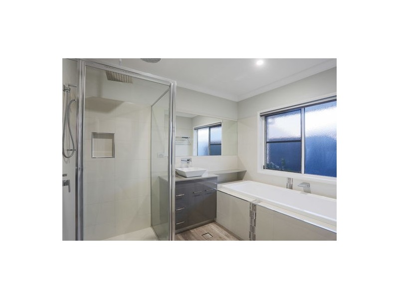 16 Glenoak Avenue, Richmond QLD 4740