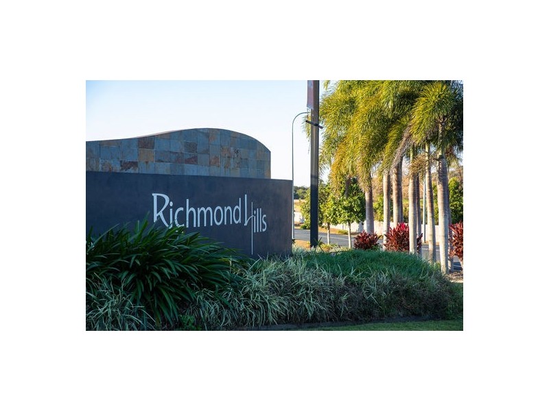 16 Glenoak Avenue, Richmond QLD 4740