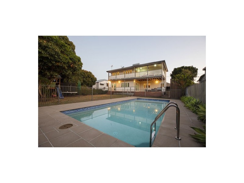 14 Hinton Street, West Mackay QLD 4740